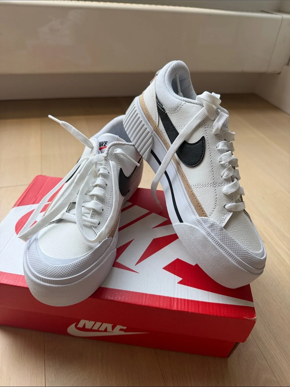 NWT SIZE 6 Nike Court Legacy Next Nature